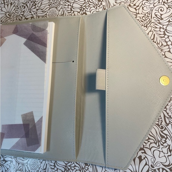 Erin Condren envelope style binder - Picture 11 of 14